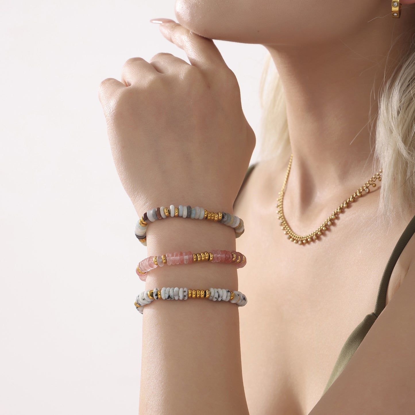 Hundreds of personality temperament chain jewelry