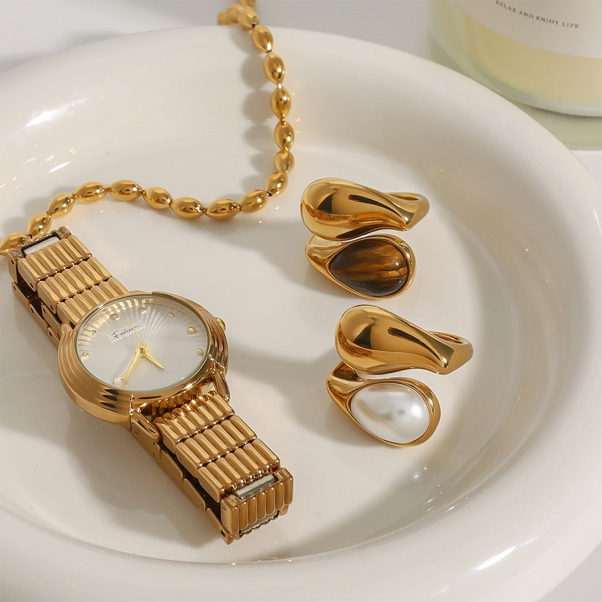 Fashionable open-ended ring